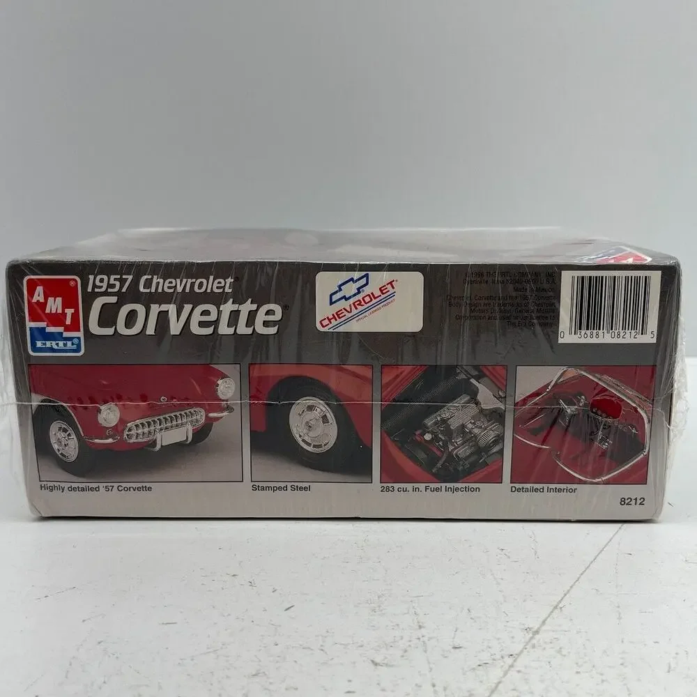 AMT 1957 Chevrolet Corvette Model Car Kit 1/25 Scale #8212 VTG 1996 New Sealed